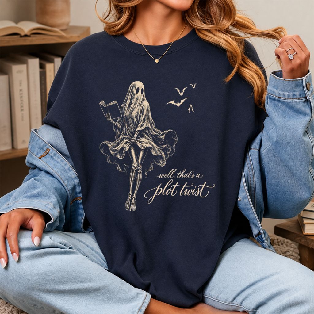 Funny Dress-Wearing Bookworm Ghost Printed T-Shirt | Halloween Book Lover Gift Navy