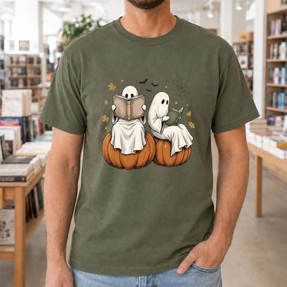 Small Ghosts Reading on Pumpkins Printed T-Shirt | Spooky Book Lover Gift Military Green