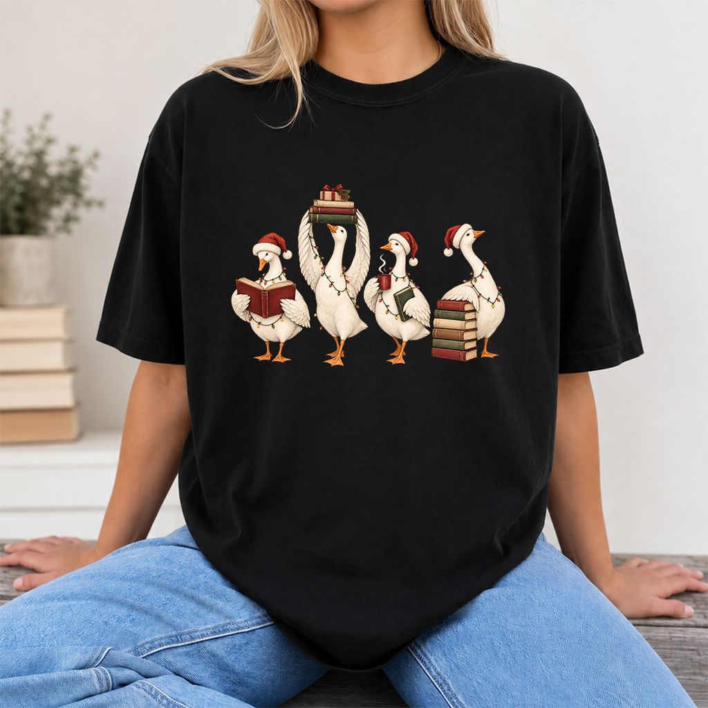 Goose Christmas Reading Printed T-Shirt | Christmas Reader Gift Black