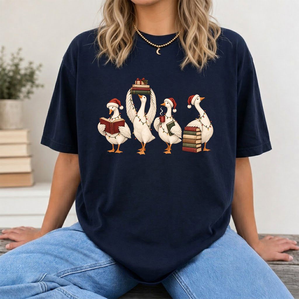 Goose Christmas Reading Printed T-Shirt | Christmas Reader Gift Navy