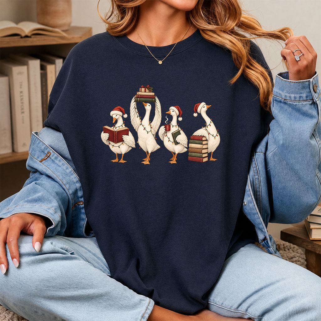 Goose Christmas Reading Printed T-Shirt | Christmas Reader Gift Navy