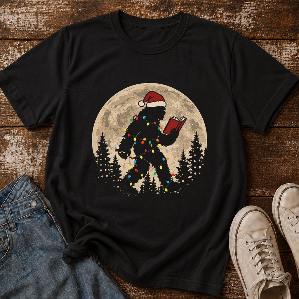 Big Foot Wearing Christmas Hat Printed T-Shirt | Christmas Reader Gift Black