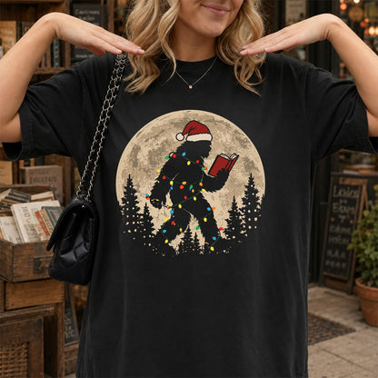Big Foot Wearing Christmas Hat Printed T-Shirt | Christmas Reader Gift Black