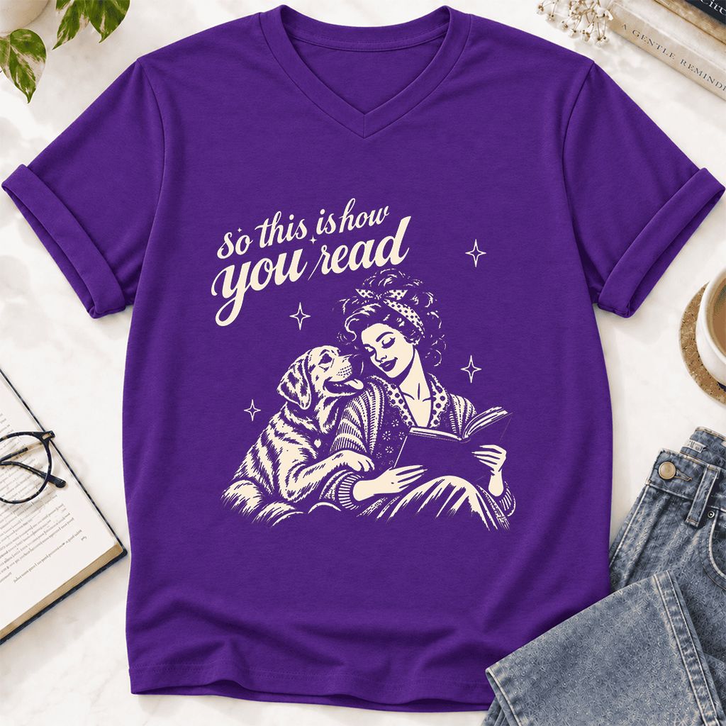 How You Read Labrador Retriever Ultra-Soft V-Neck | Reader Gift Team Purple