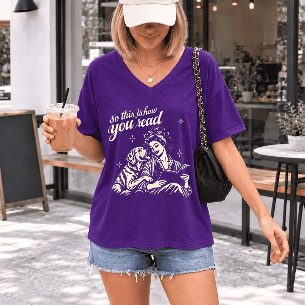How You Read Labrador Retriever Ultra-Soft V-Neck | Reader Gift Team Purple