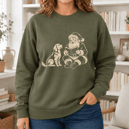 Golden Retriever And Santa Reading Printed Sweatshirt | Christmas Reader Gift Military Green