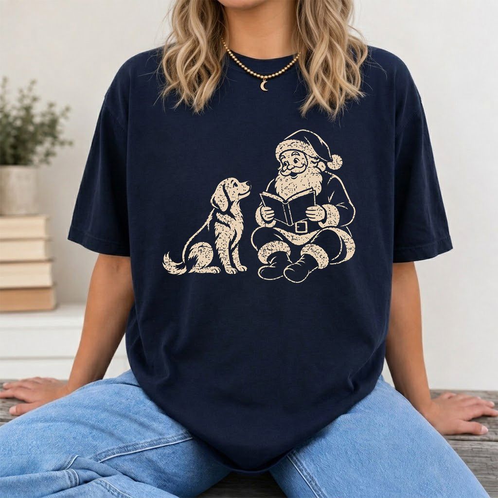 Golden Retriever And Santa Reading Printed T-Shirt | Christmas Reader Gift Navy