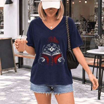 Maine Coon Cat Reading Ultra-Soft V-Neck | Cat Lover Reader Gift Navy