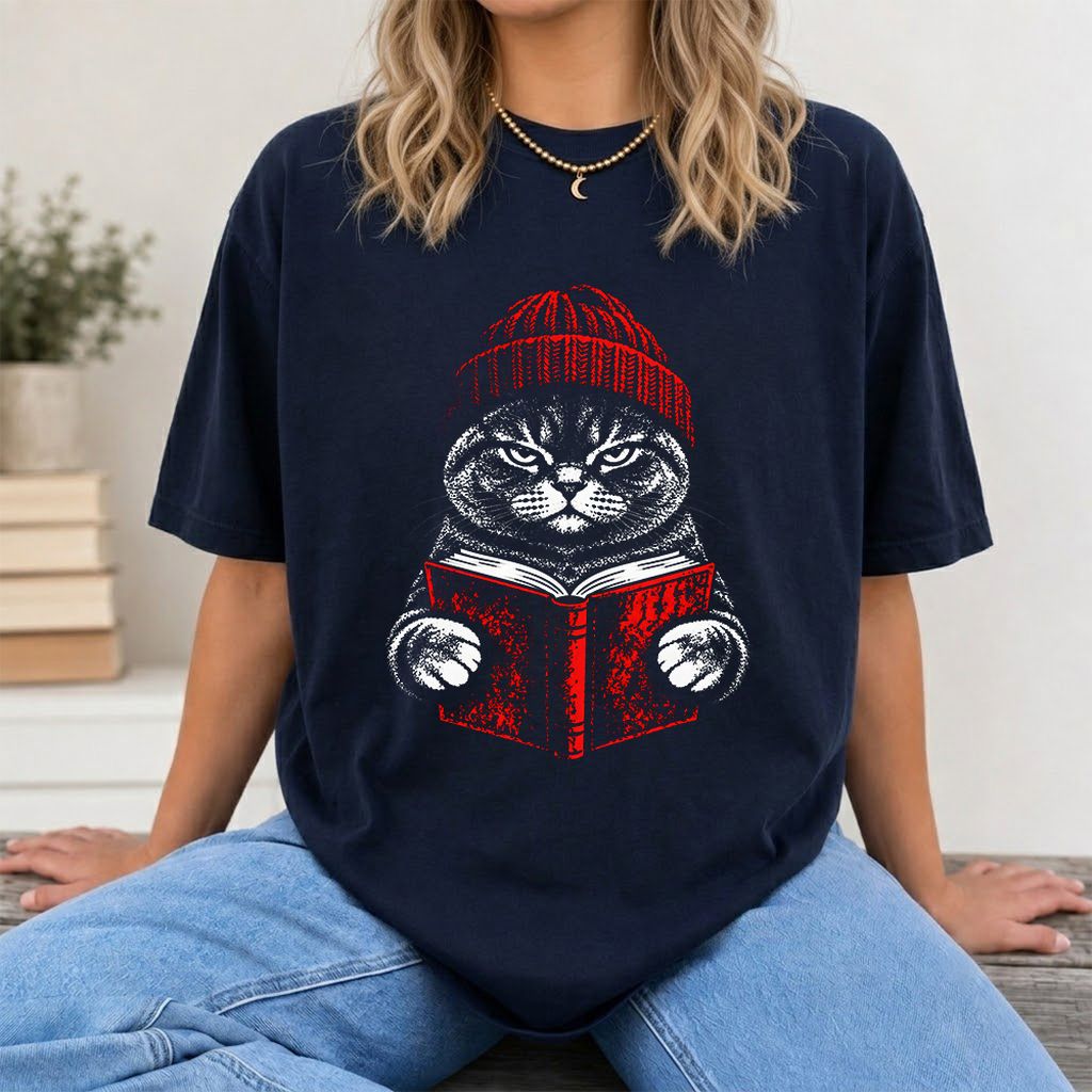 British Shorthair Cat Reading Printed T-Shirt | Cat Lover Reader Gift Navy