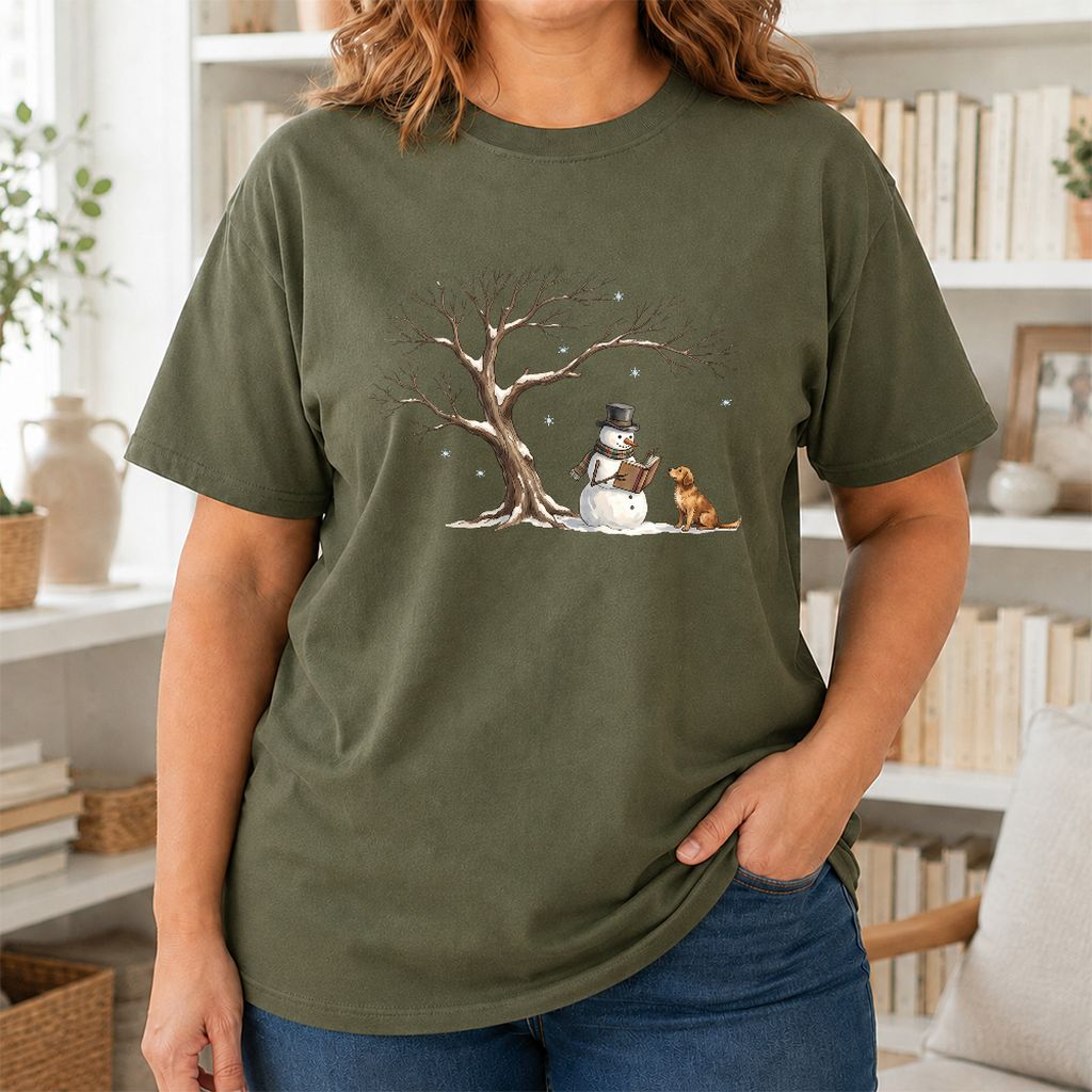 Christmas Storytime with Golden Retriever Printed T-Shirt | Reader Gift Military Green