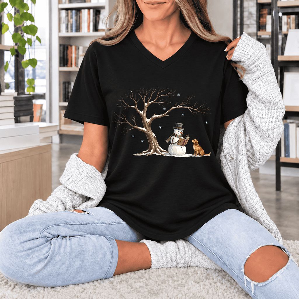 Christmas Storytime with Golden Retriever Ultra-Soft V-Neck | Reader Gift Black