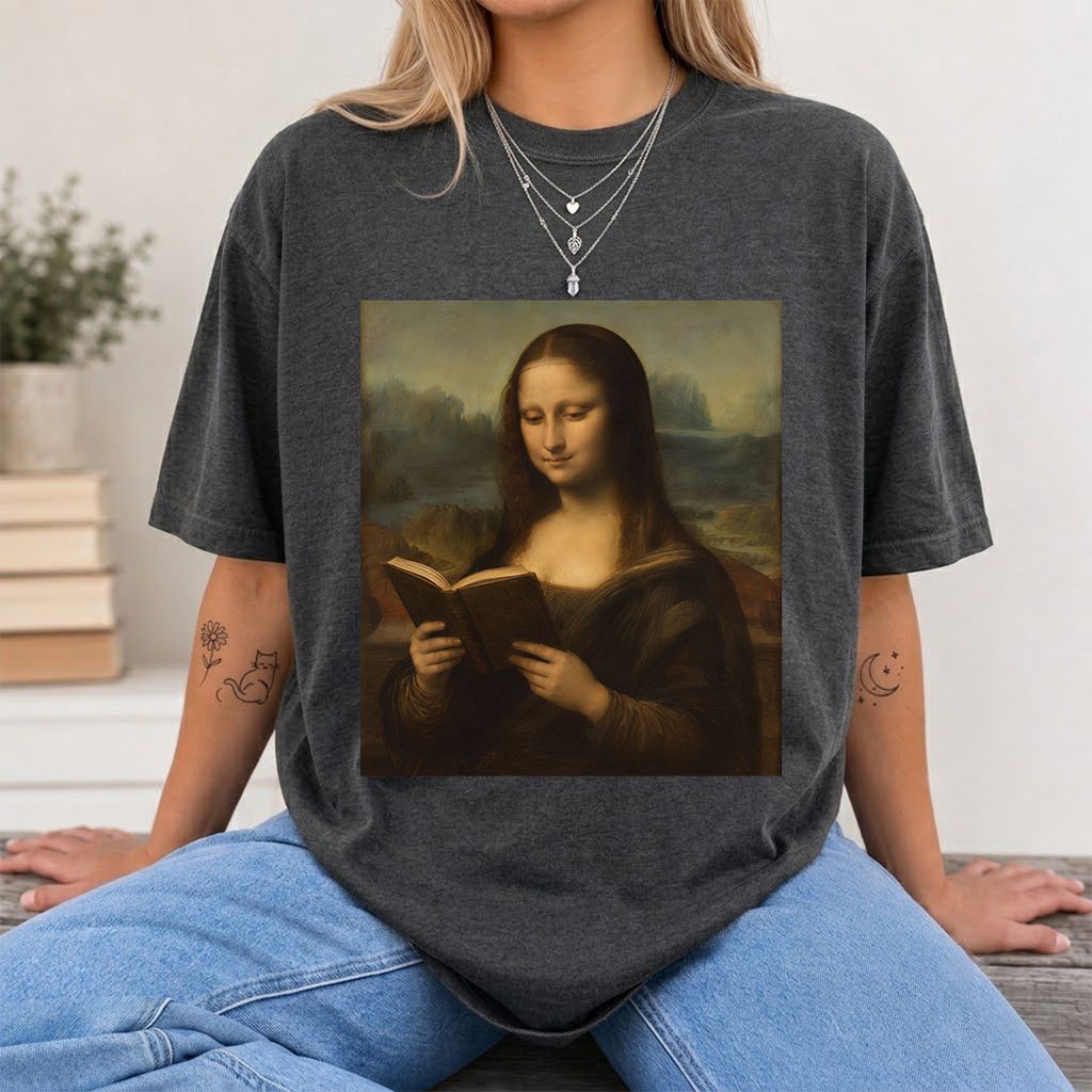 Mona Lisa Reading Printed T-Shirt | Literary Home Reader Gift Dark Heather