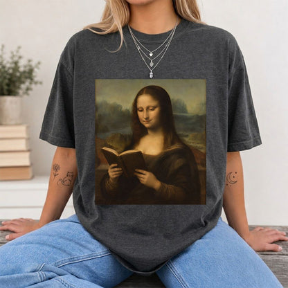 Mona Lisa Reading Printed T-Shirt | Literary Home Reader Gift Dark Heather