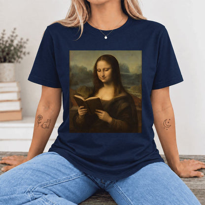 Mona Lisa Reading Ultra-Soft Cotton T-Shirt | Literary Home Reader Gift Navy