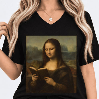 Mona Lisa Reading Ultra-Soft V-Neck | Literary Home Reader Gift Black
