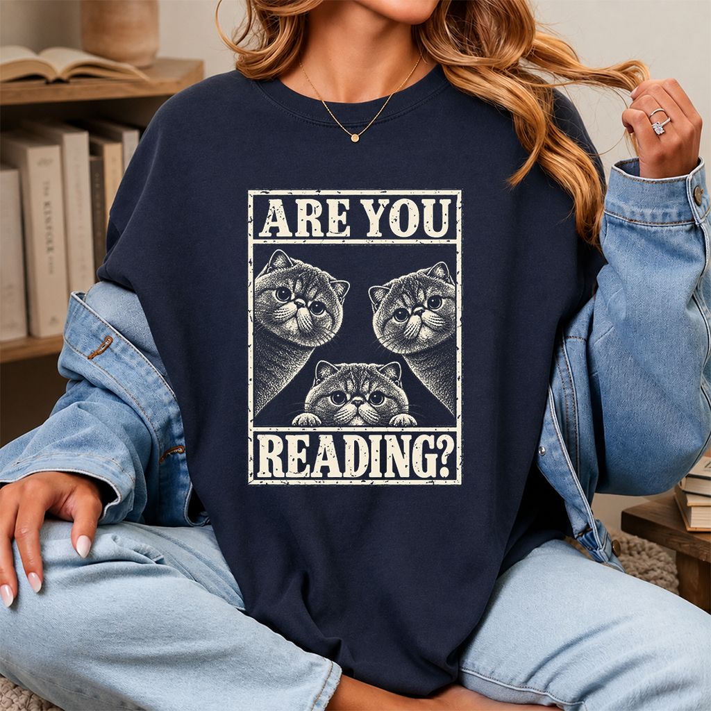 ARE YOU READING Exotic Shorthair Printed T-Shirt | Cat Lover Reader Gift Navy