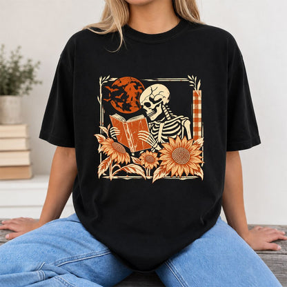 Skeleton Reading Sunflowers Printed T-Shirt | Halloween Book Lover Gift Black