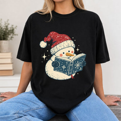 Reading Snowman Christmas Printed T-Shirt | Cozy Christmas Reader Gift Black