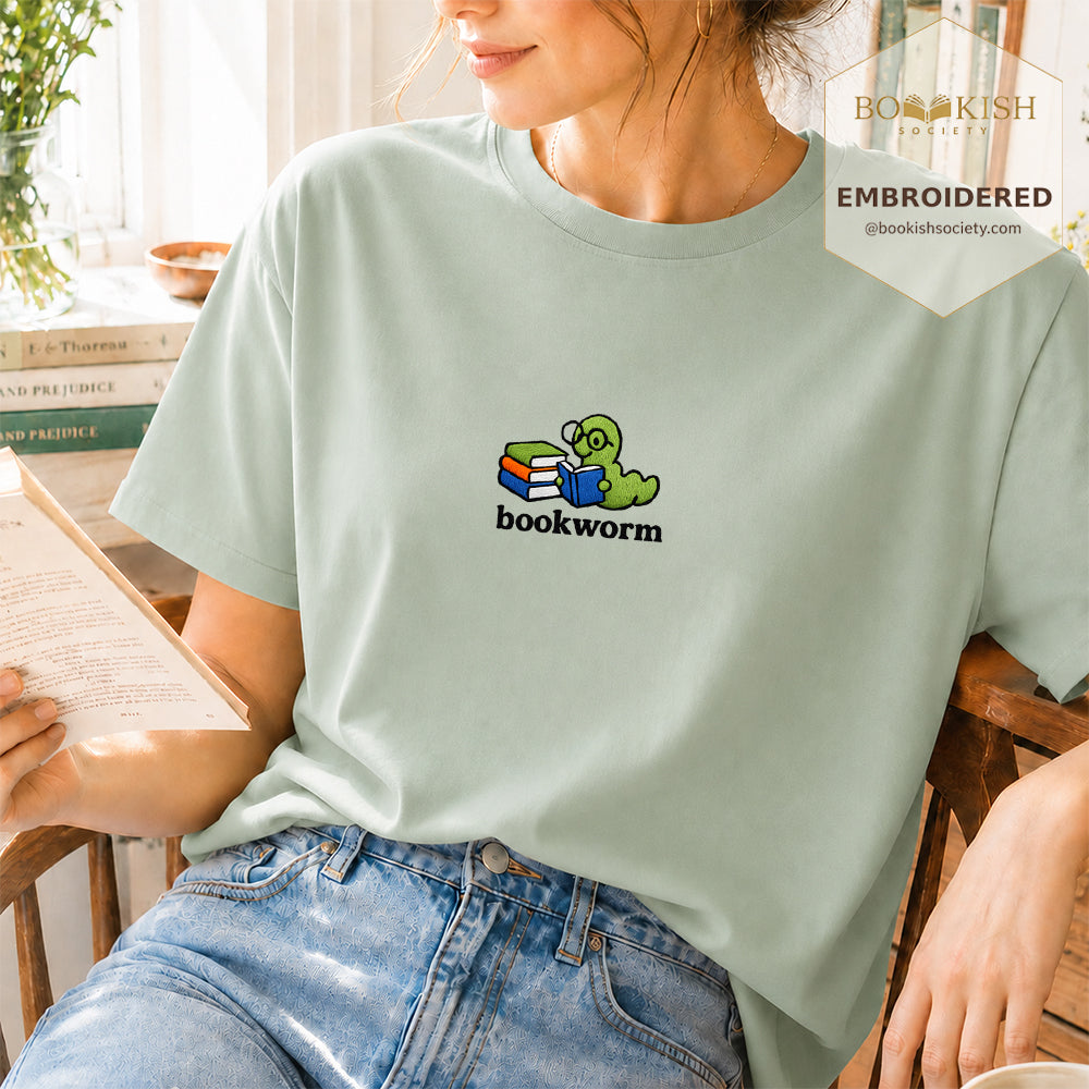 Embroidered Bookworm Comfort Color ® T-shirt Book Lover Gift Bay
