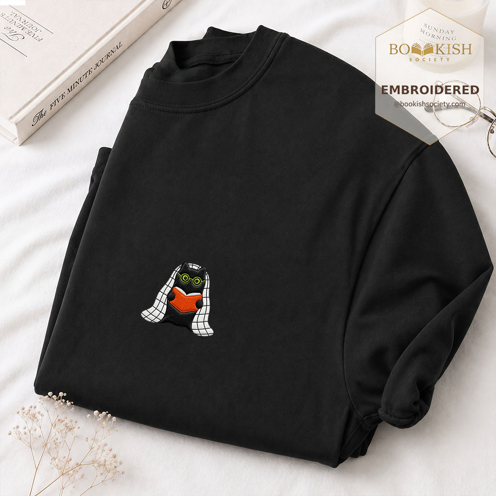 Embroidered Cat Reading Comfort Color ® T-shirt Book Lover Gift Black