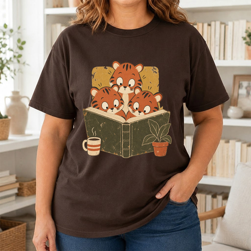 Minimal Japanese Tigers Reading Softstyle T-Shirt | Book Lover Gift Dark Chocolate