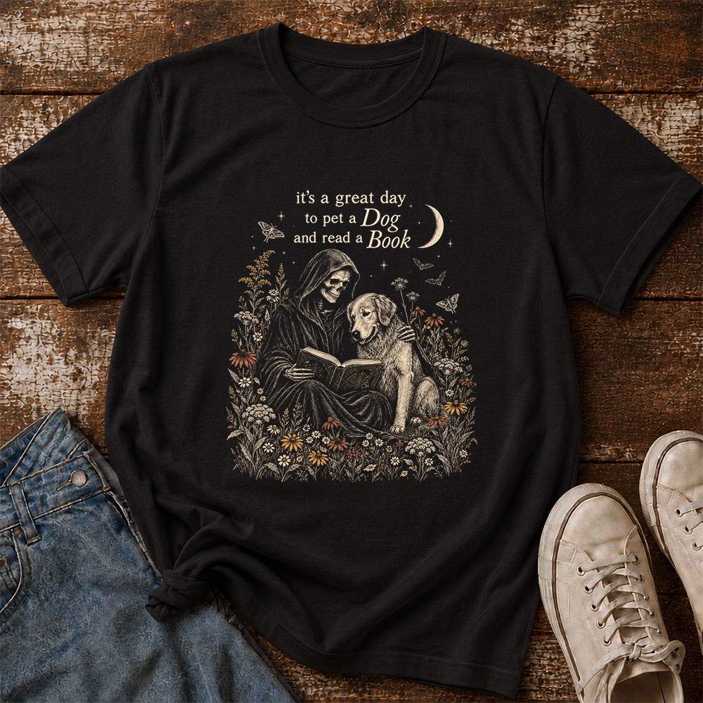 It'S A Great Day To Pet A Dog Printed T-Shirt | Halloween Gift For Golden Retriever Lover & Reader Black