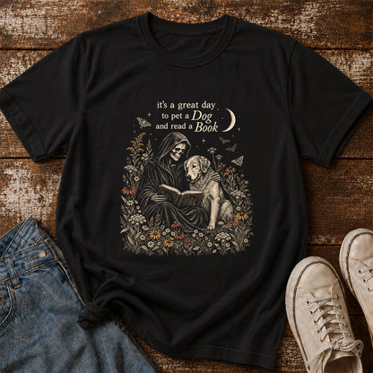 It'S A Great Day To Pet A Dog Printed T-Shirt | Halloween Gift For Golden Retriever Lover & Reader Black