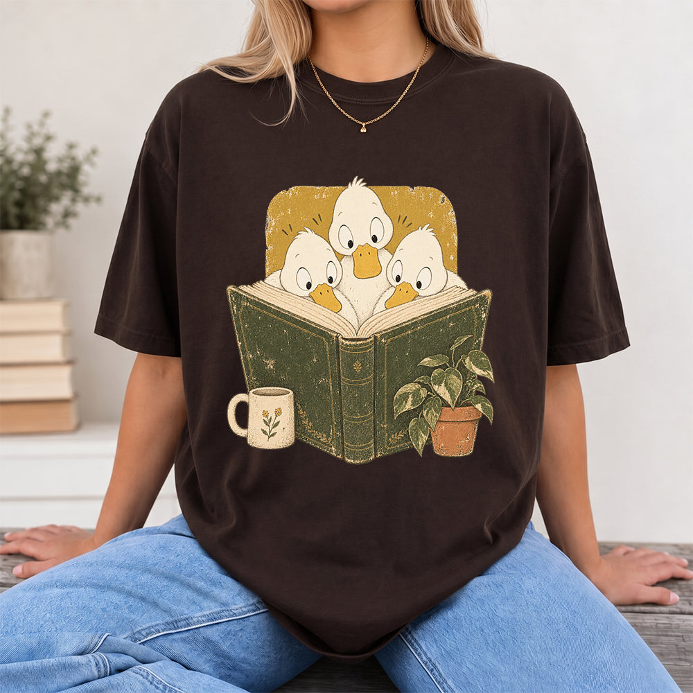 Minimal Japanese Ducks Reading Softstyle T-Shirt | Book Lover Gift Dark Chocolate
