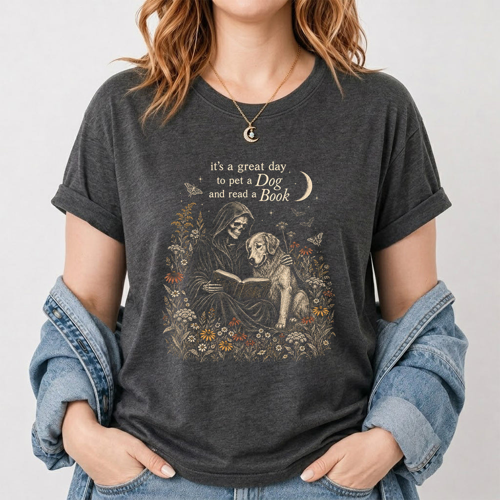 It'S A Great Day To Pet A Dog Printed T-Shirt | Halloween Gift For Golden Retriever Lover & Reader Dark Heather