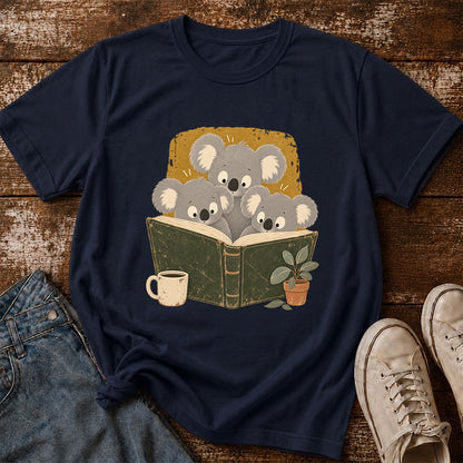 Minimal Japanese Koalas Reading Softstyle T-Shirt | Book Lover Gift Navy