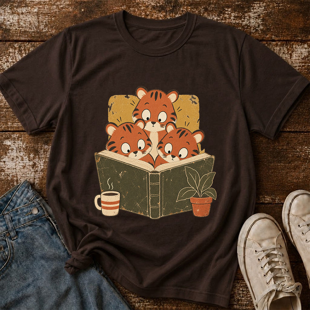 Minimal Japanese Tigers Reading Softstyle T-Shirt | Book Lover Gift Dark Chocolate