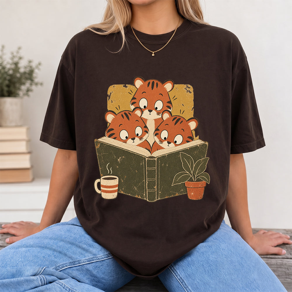 Minimal Japanese Tigers Reading Softstyle T-Shirt | Book Lover Gift Dark Chocolate