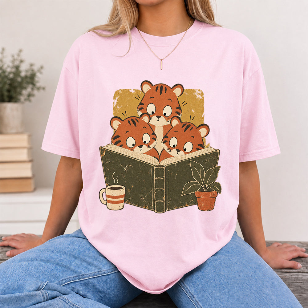 Minimal Japanese Tigers Reading Softstyle T-Shirt | Book Lover Gift Light Pink