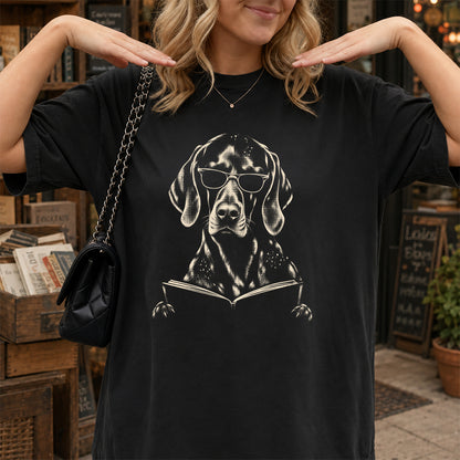 German Shorthaired Pointer Reading Book Softstyle T-Shirt | Book Lover Gift Black