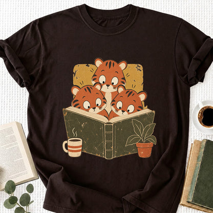 Minimal Japanese Tigers Reading Softstyle T-Shirt | Book Lover Gift Dark Chocolate