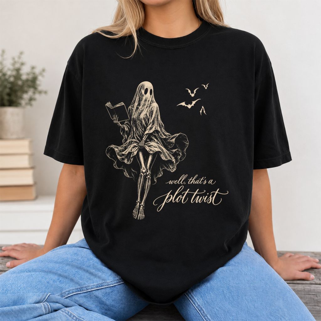 Funny Dress-Wearing Bookworm Ghost Printed T-Shirt | Halloween Book Lover Gift Black