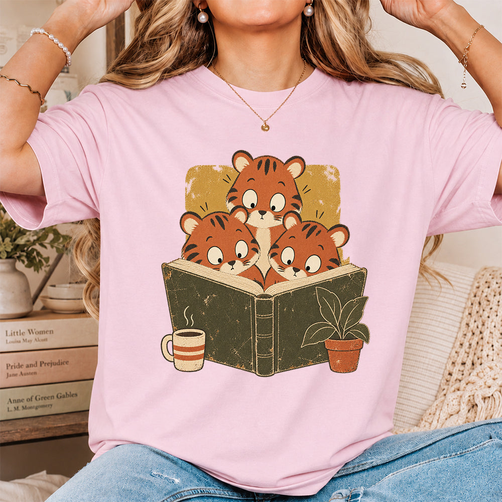 Minimal Japanese Tigers Reading Softstyle T-Shirt | Book Lover Gift Light Pink