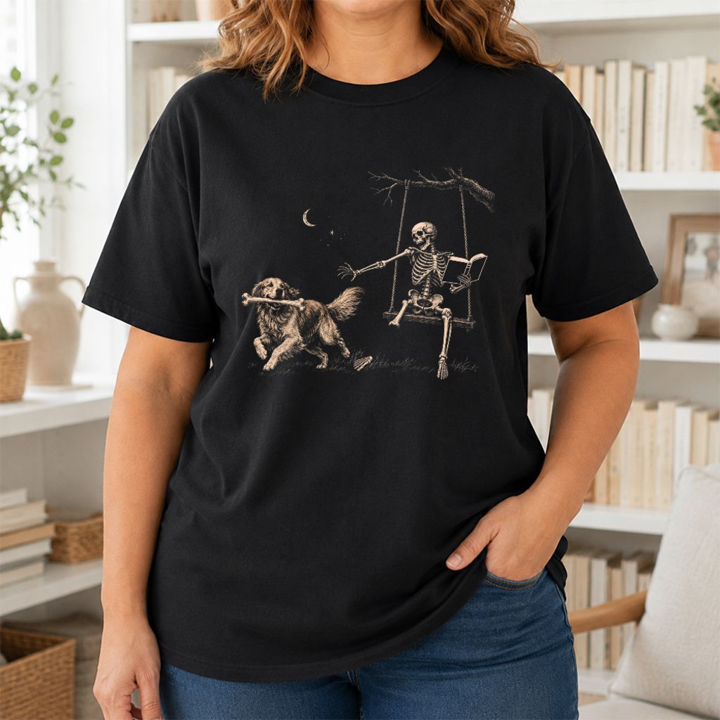 Funny Reading Book With Golden Retriever Printed T-Shirt | Halloween Reader Gift Black