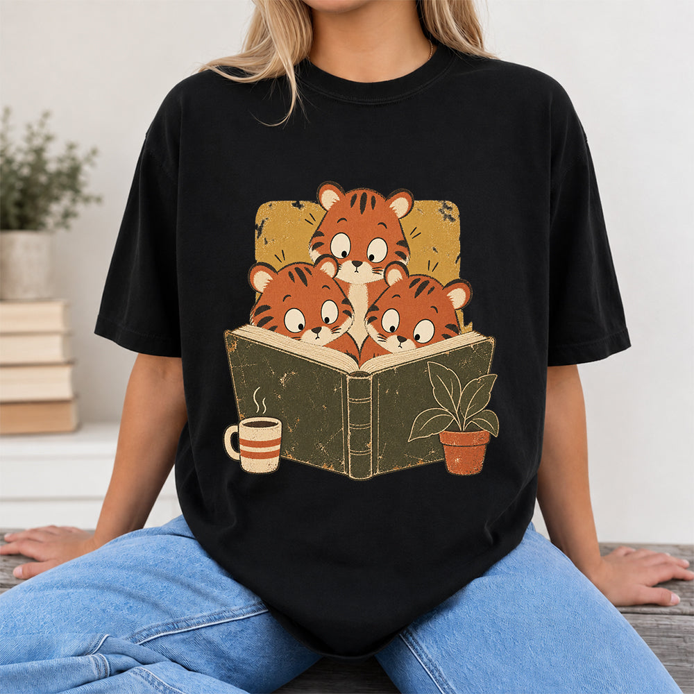 Minimal Japanese Tigers Reading Softstyle T-Shirt | Book Lover Gift Black