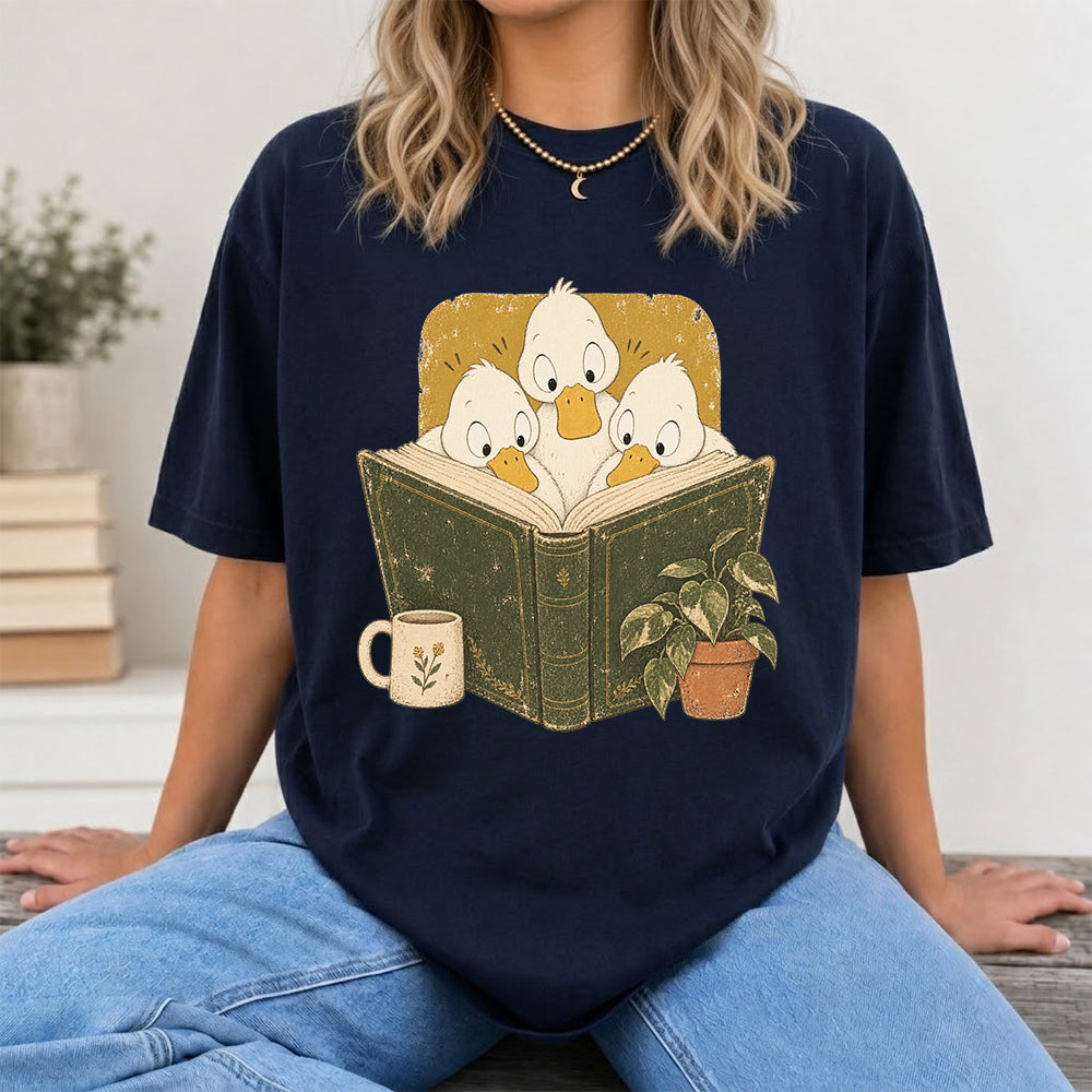 Minimal Japanese Ducks Reading Softstyle T-Shirt | Book Lover Gift Navy