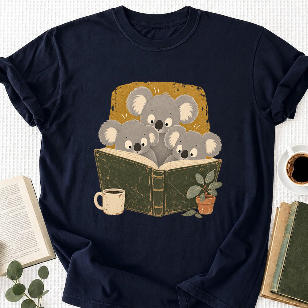 Minimal Japanese Koalas Reading Softstyle T-Shirt | Book Lover Gift Navy