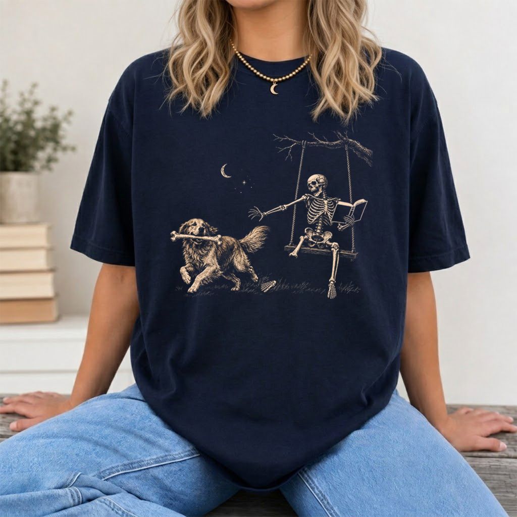 Funny Reading Book With Golden Retriever Printed T-Shirt | Halloween Reader Gift Navy