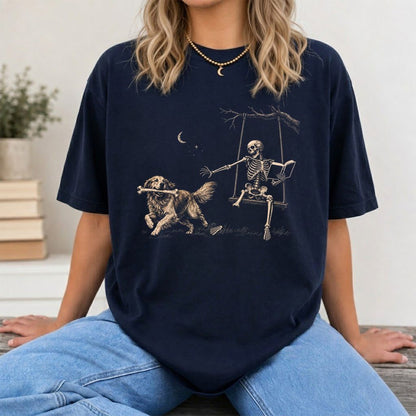 Funny Reading Book With Golden Retriever Printed T-Shirt | Halloween Reader Gift Navy