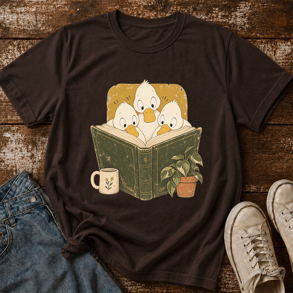 Minimal Japanese Ducks Reading Softstyle T-Shirt | Book Lover Gift Dark Chocolate