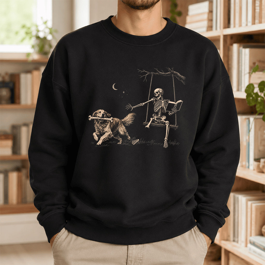 Funny Reading Book With Golden Retriever Printed Sweatshirt | Halloween Dog Lover & Reader Gift Black