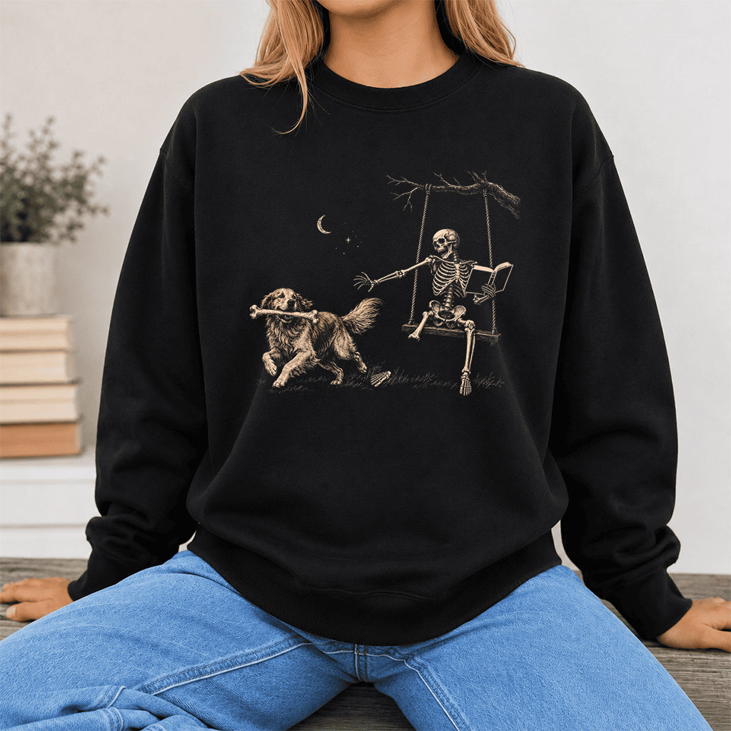 Funny Reading Book With Golden Retriever Printed Sweatshirt | Halloween Dog Lover & Reader Gift Black