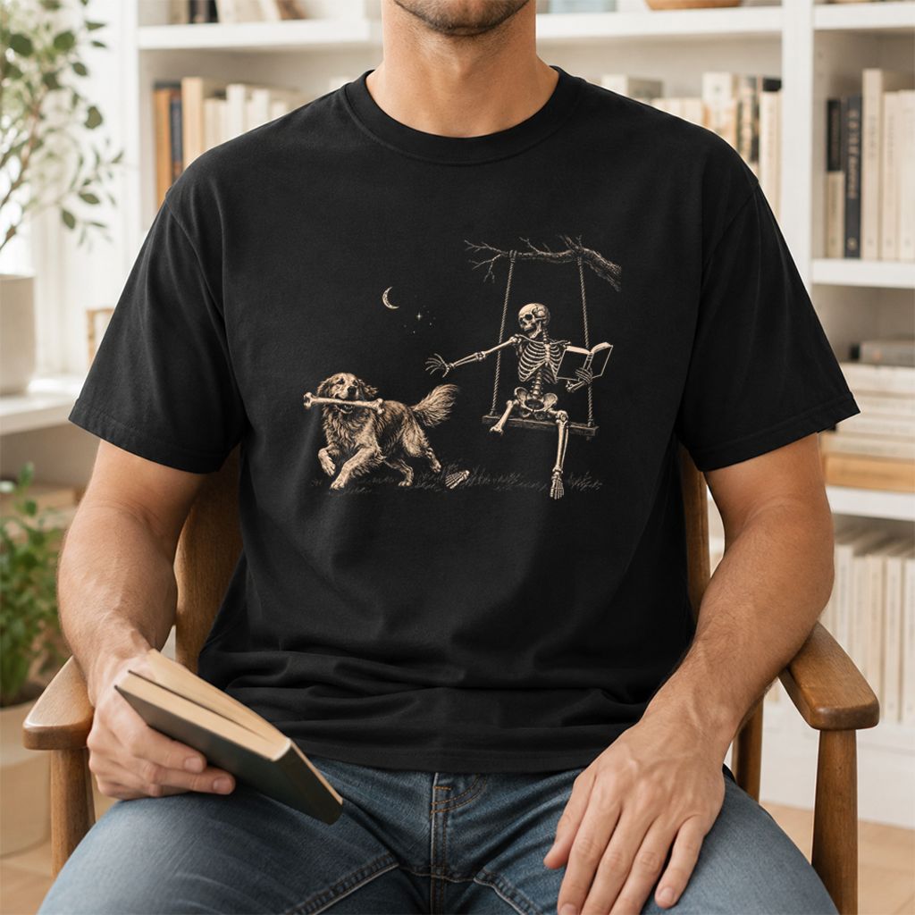 Funny Reading Book With Golden Retriever Printed T-Shirt | Halloween Reader Gift Black