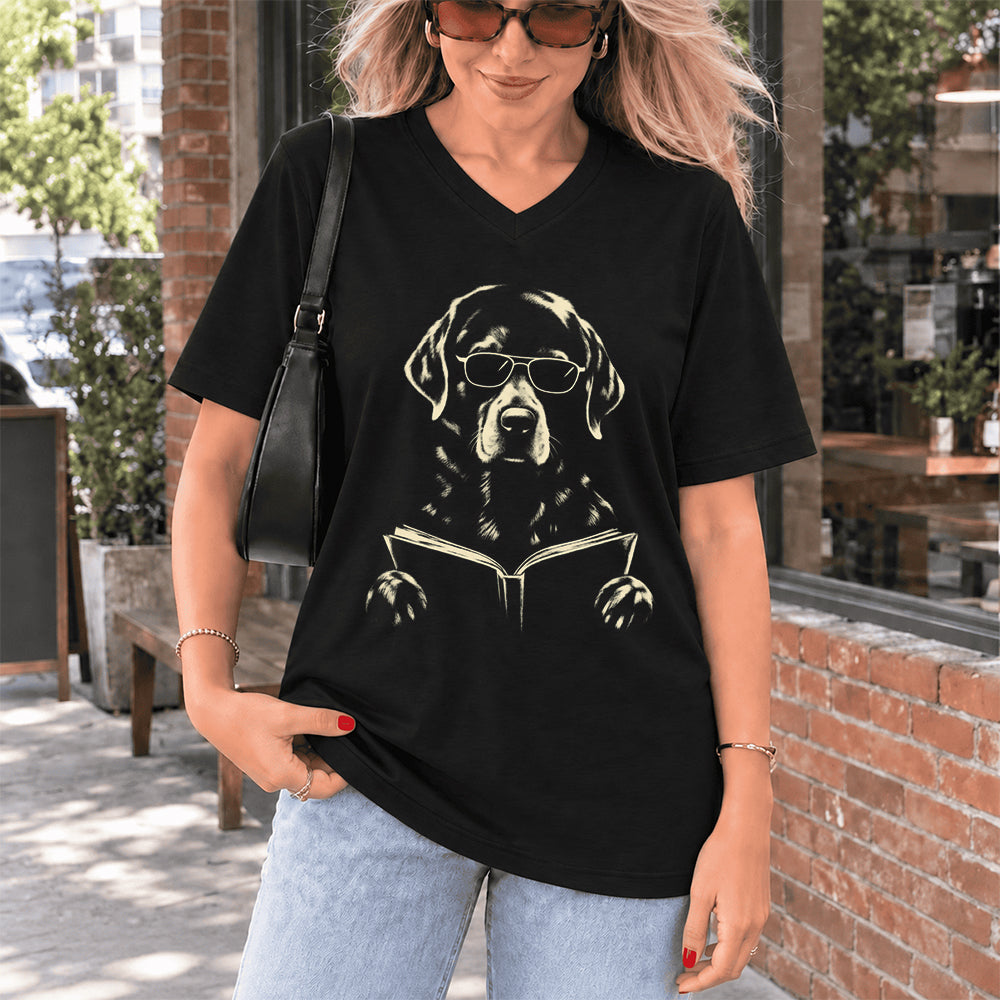 Labrador Retriever Reading Book Ultra-Soft V-Neck | Dog Mom Reader Gift Black