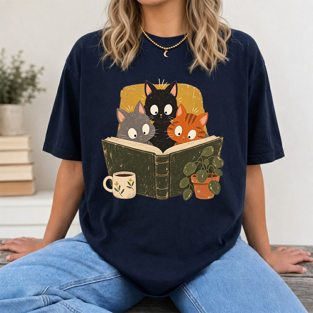 Minimal Japanese Cats Reading Softstyle T-Shirt | Book Lover Gift Navy