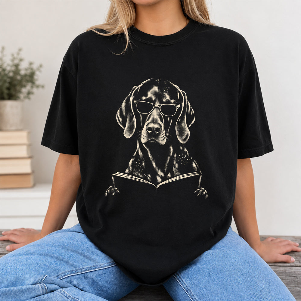 German Shorthaired Pointer Reading Book Softstyle T-Shirt | Book Lover Gift Black